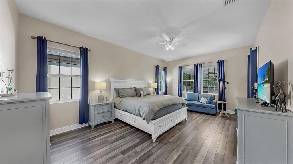 En Venta: $994,000 (5 camas, 4 baños, 3933 Pies cuadrados)