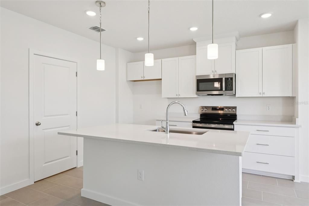 For Sale: $324,990 (3 beds, 2 baths, 1409 Square Feet)