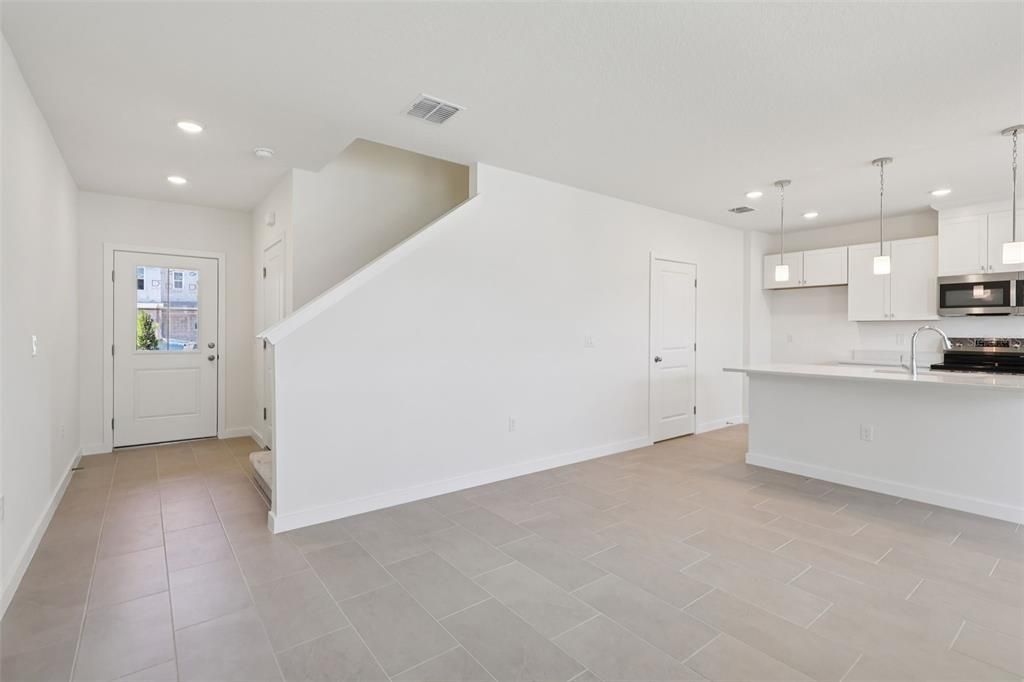 For Sale: $324,990 (3 beds, 2 baths, 1409 Square Feet)