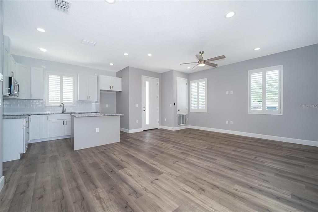 For Rent: $1,975 (2 beds, 2 baths, 1162 Square Feet)