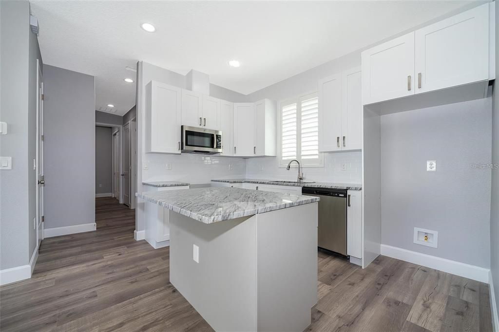 For Rent: $1,975 (2 beds, 2 baths, 1162 Square Feet)