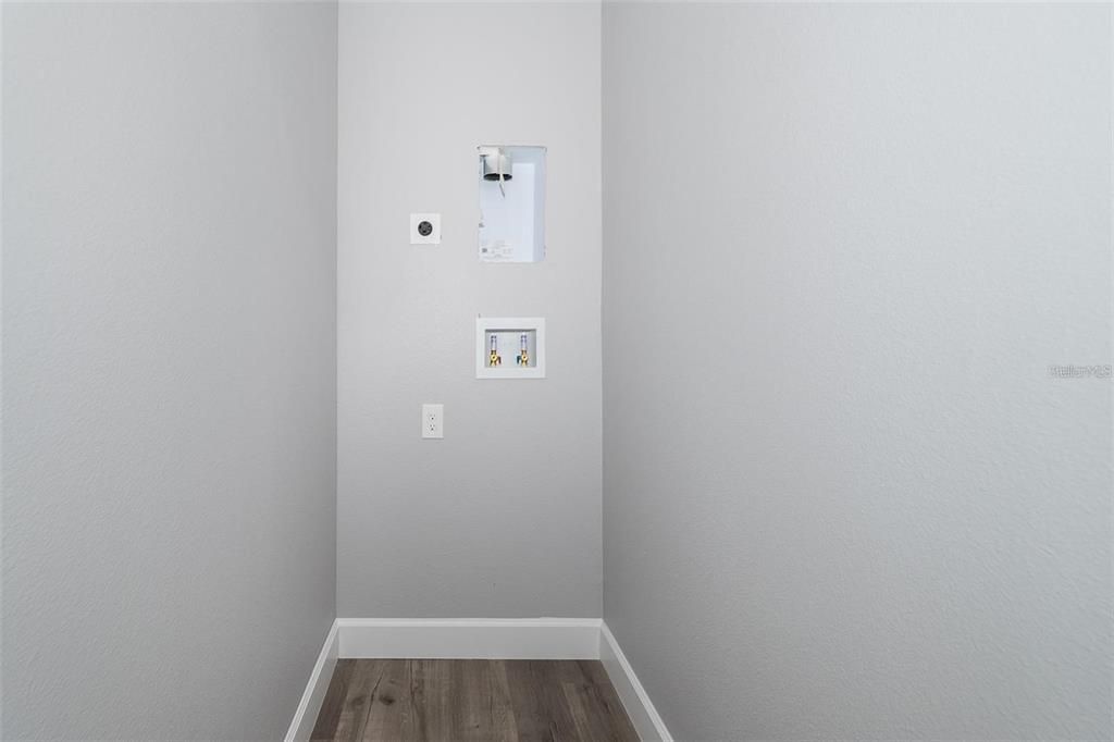 For Rent: $1,975 (2 beds, 2 baths, 1162 Square Feet)