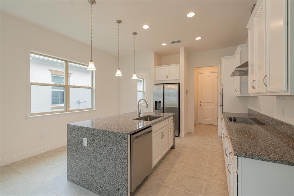 For Rent: $3,000 (3 beds, 2 baths, 1617 Square Feet)