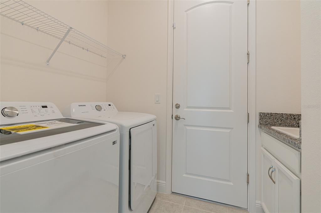 For Rent: $3,000 (3 beds, 2 baths, 1617 Square Feet)