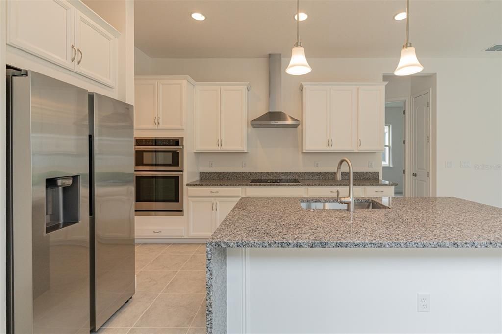 For Rent: $3,000 (3 beds, 2 baths, 1617 Square Feet)