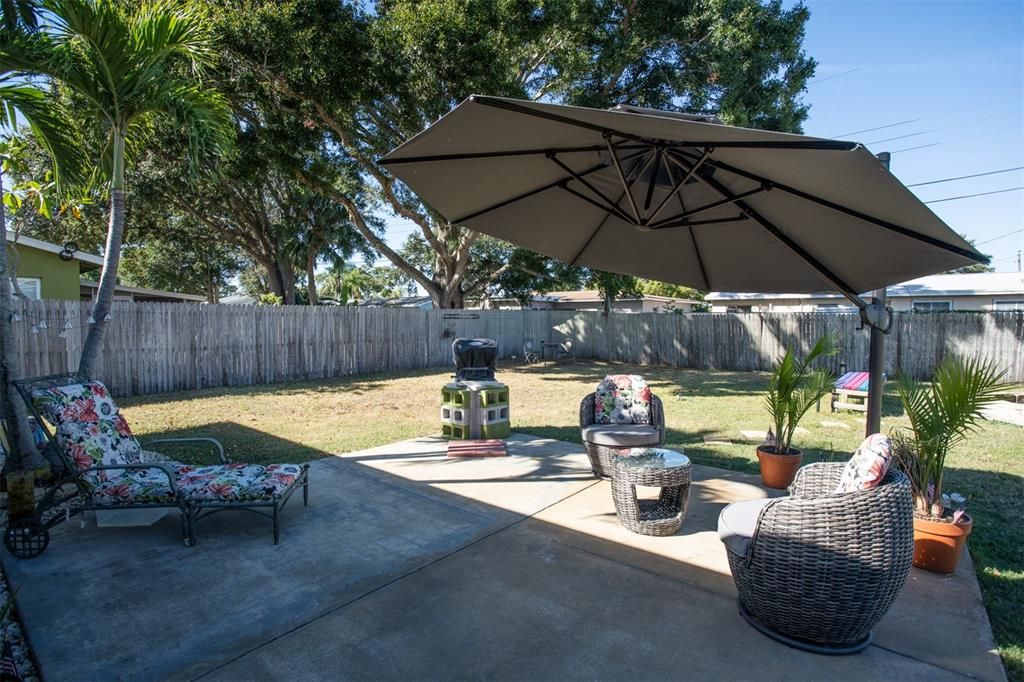 待售: $325,000 (2 贝兹, 1 浴室, 987 平方英尺)