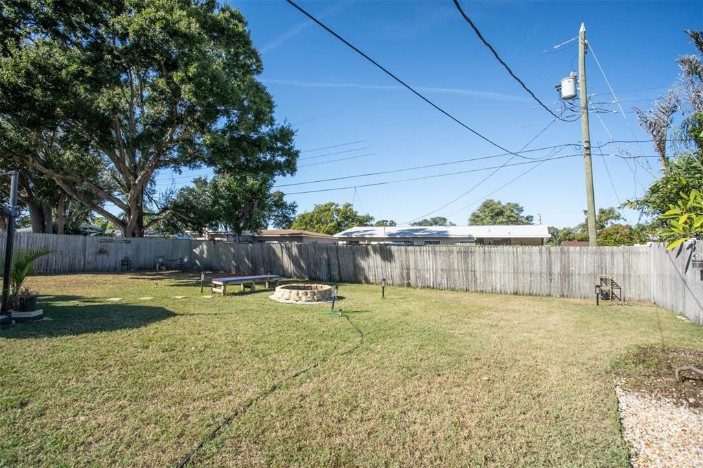 待售: $325,000 (2 贝兹, 1 浴室, 987 平方英尺)