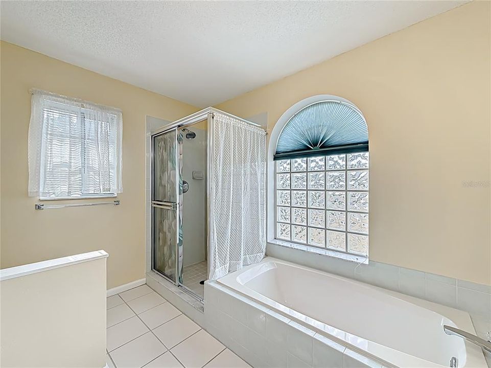 For Sale: $249,900 (2 beds, 2 baths, 1569 Square Feet)