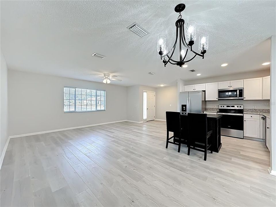 For Sale: $249,900 (2 beds, 2 baths, 1569 Square Feet)