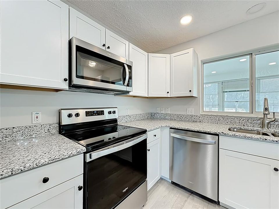 For Sale: $249,900 (2 beds, 2 baths, 1569 Square Feet)