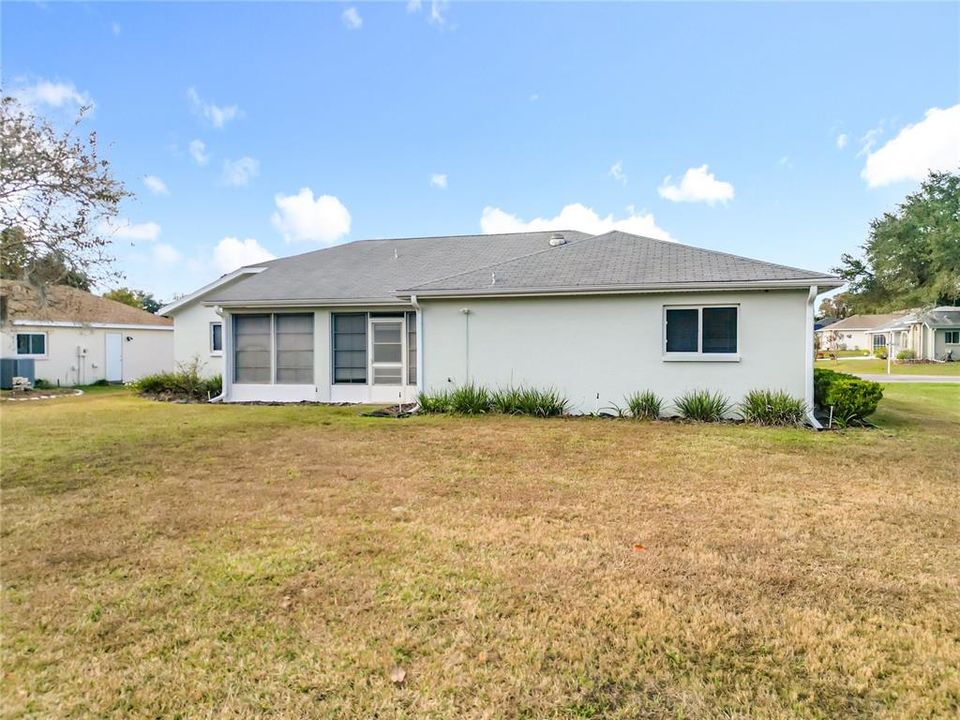 For Sale: $249,900 (2 beds, 2 baths, 1569 Square Feet)