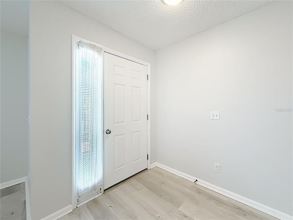 For Sale: $249,900 (2 beds, 2 baths, 1569 Square Feet)
