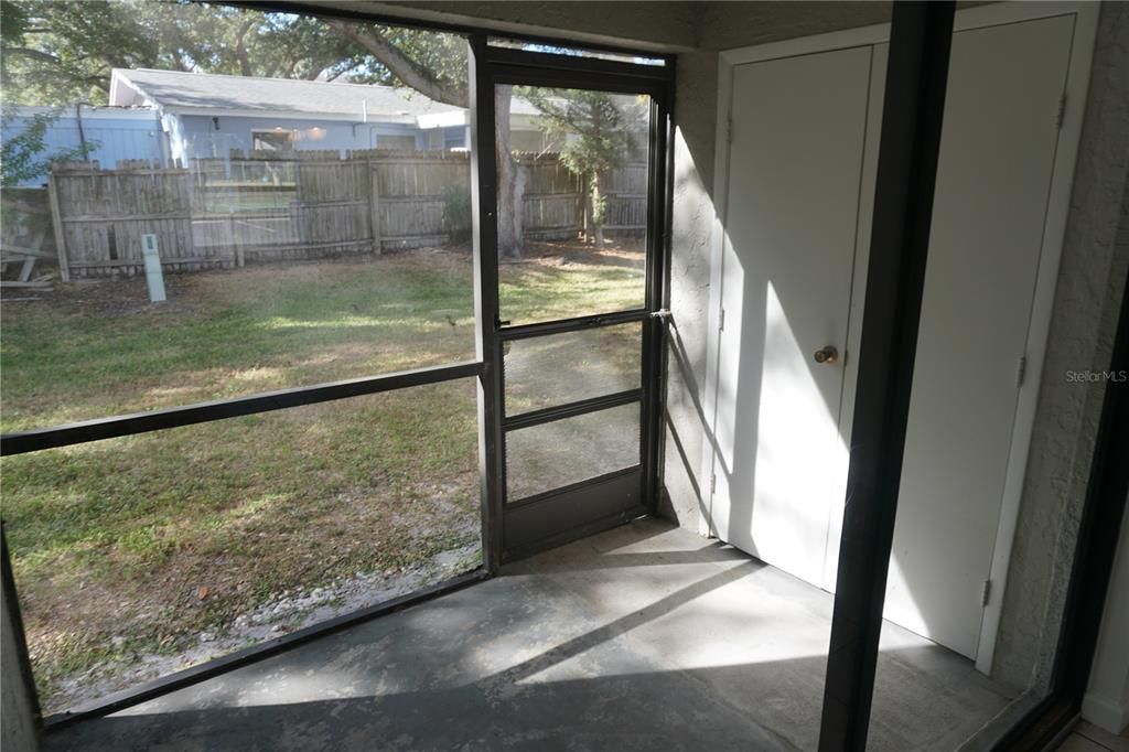 For Rent: $1,450 (1 beds, 1 baths, 715 Square Feet)