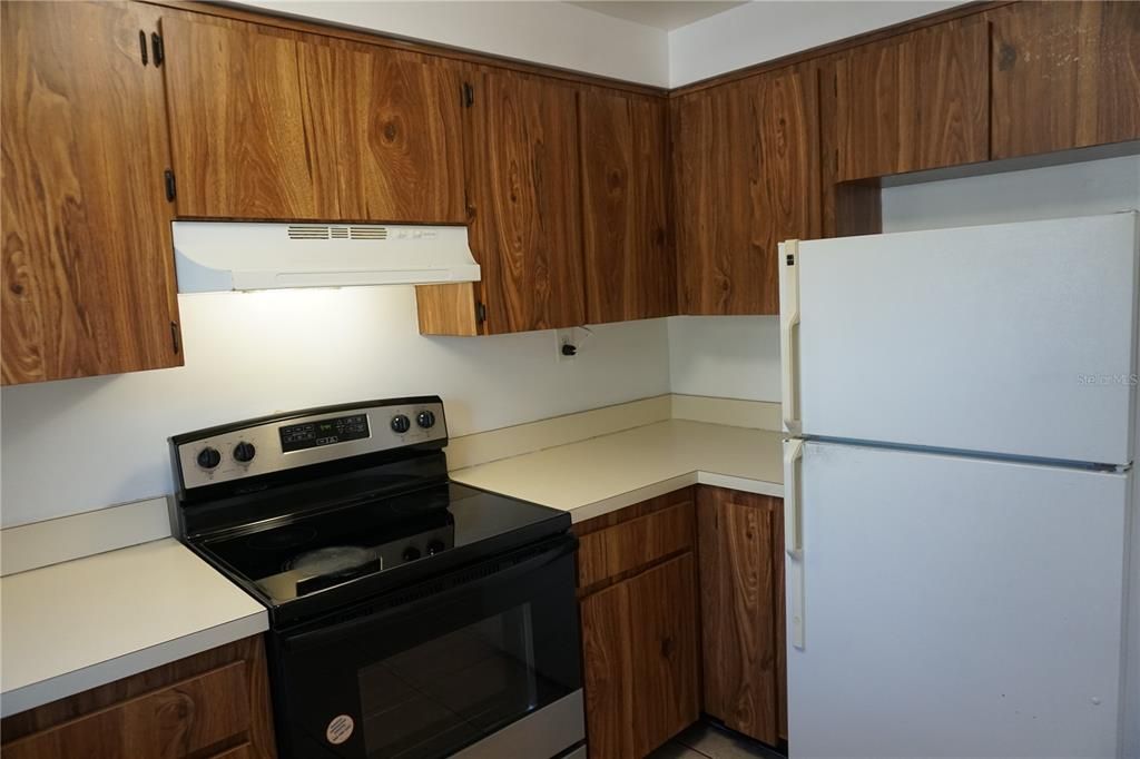 For Rent: $1,450 (1 beds, 1 baths, 715 Square Feet)