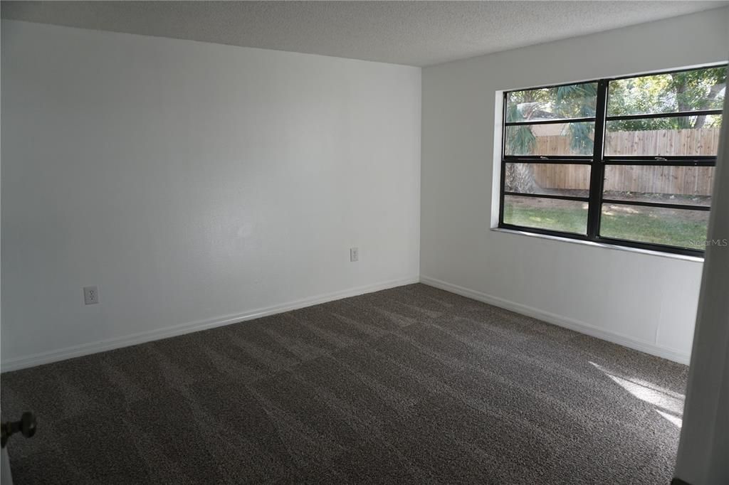 For Rent: $1,450 (1 beds, 1 baths, 715 Square Feet)