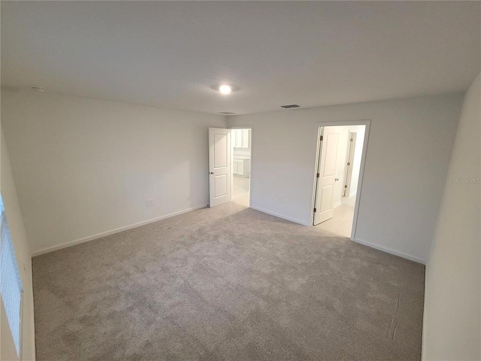 出租: $2,500 (4 贝兹, 3 浴室, 2174 平方英尺)