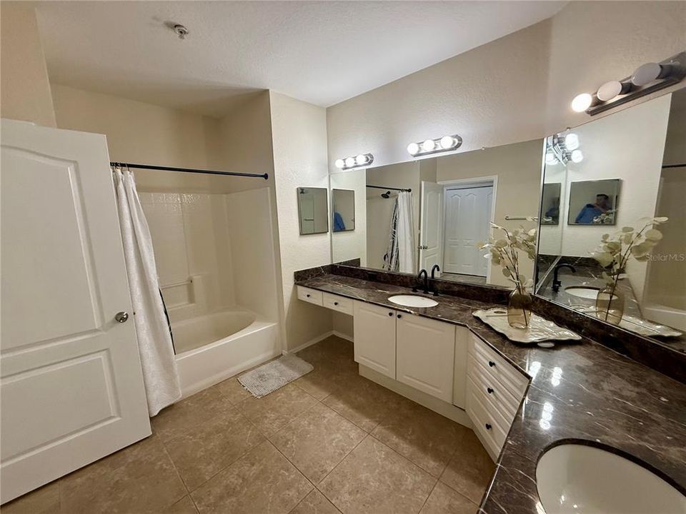 For Rent: $2,100 (2 beds, 1 baths, 1020 Square Feet)