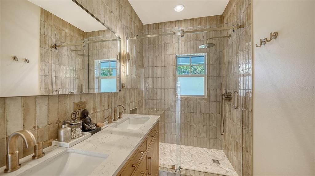 待售: $2,750,000 (4 贝兹, 4 浴室, 2965 平方英尺)