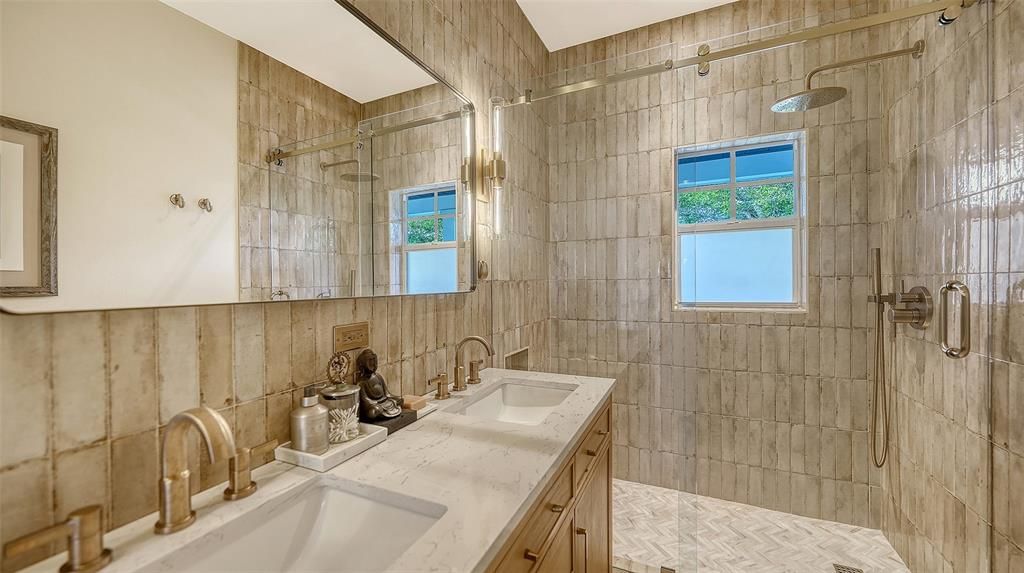 待售: $2,750,000 (4 贝兹, 4 浴室, 2965 平方英尺)