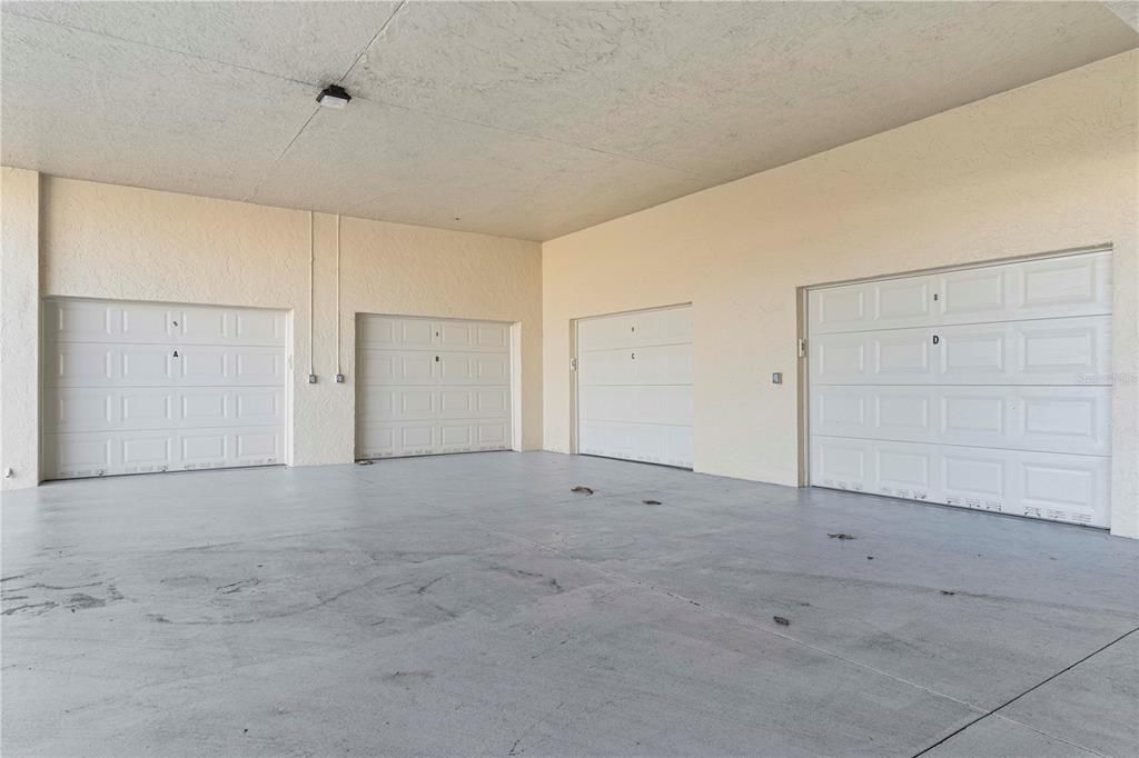 For Sale: $359,000 (3 beds, 2 baths, 1592 Square Feet)