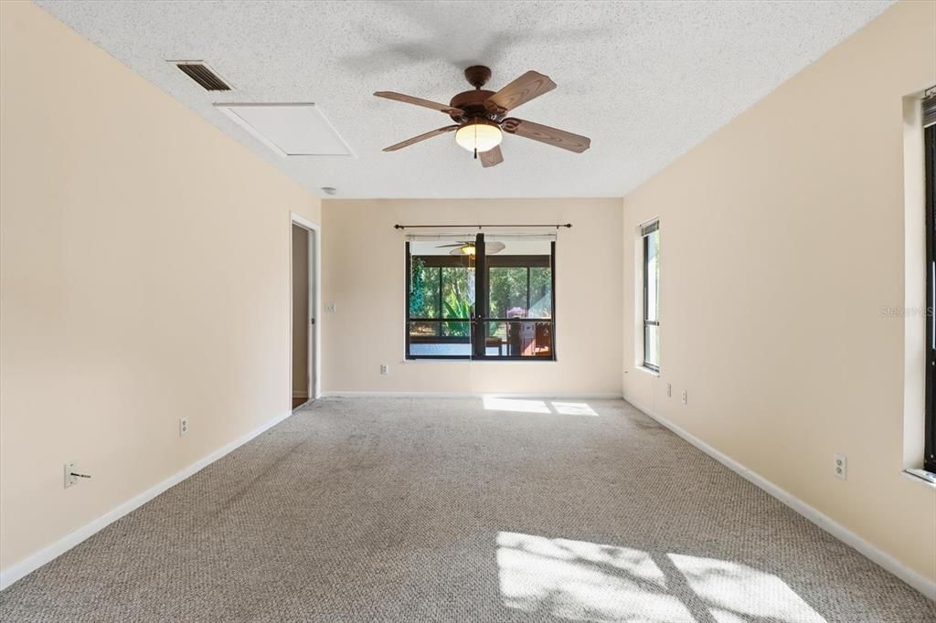 На продажу: $245,000 (2 спален, 2 ванн, 1430 Квадратных фут)