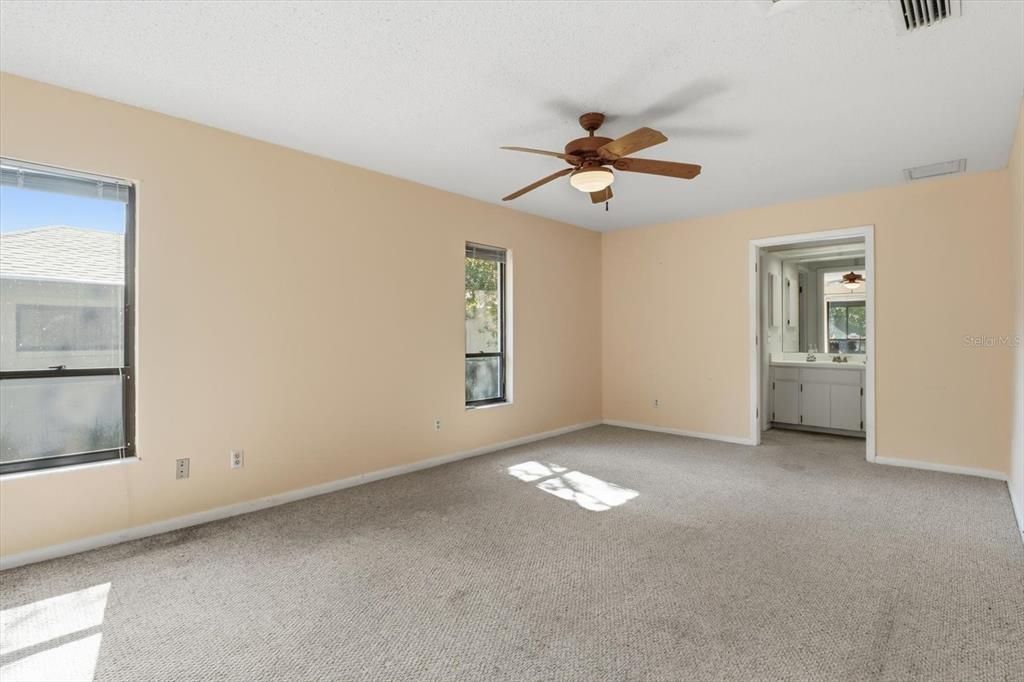 На продажу: $245,000 (2 спален, 2 ванн, 1430 Квадратных фут)