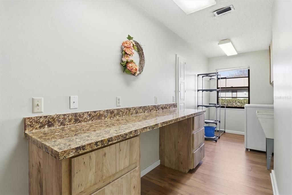 На продажу: $245,000 (2 спален, 2 ванн, 1430 Квадратных фут)