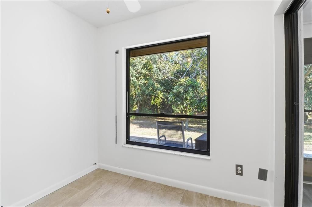 На продажу: $245,000 (2 спален, 2 ванн, 1430 Квадратных фут)