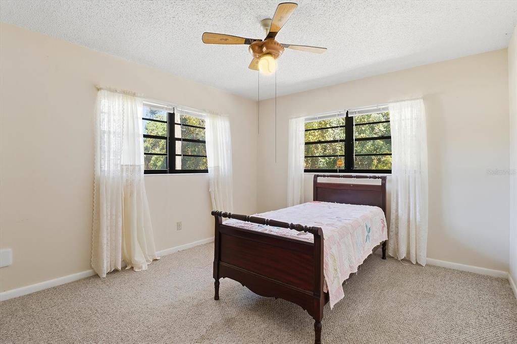 На продажу: $245,000 (2 спален, 2 ванн, 1430 Квадратных фут)