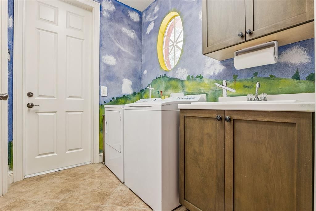 For Sale: $575,000 (3 beds, 2 baths, 2708 Square Feet)