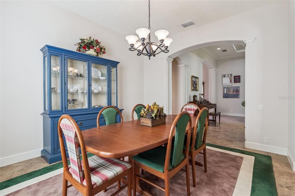 For Sale: $575,000 (3 beds, 2 baths, 2708 Square Feet)