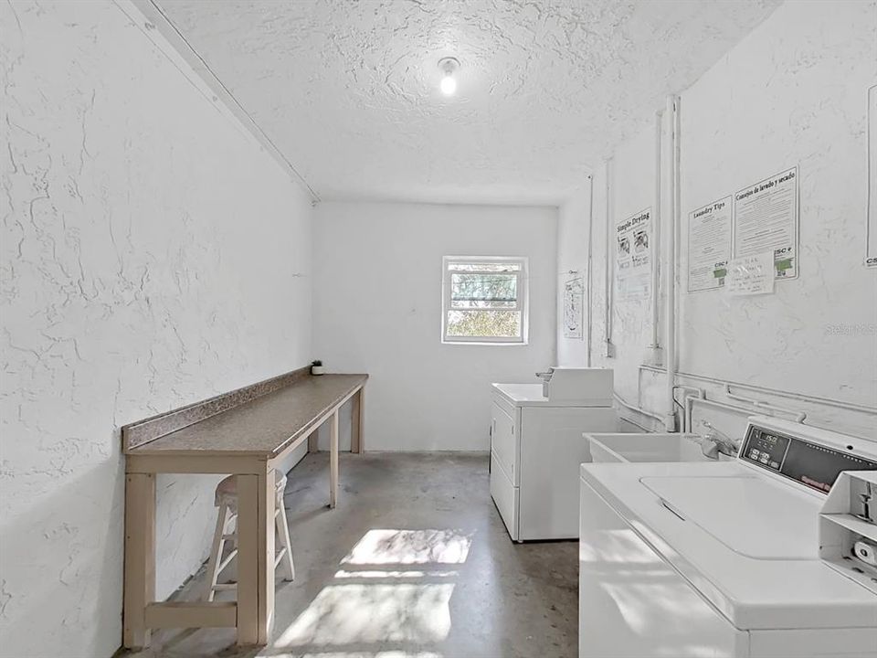 For Sale: $129,000 (1 beds, 1 baths, 750 Square Feet)