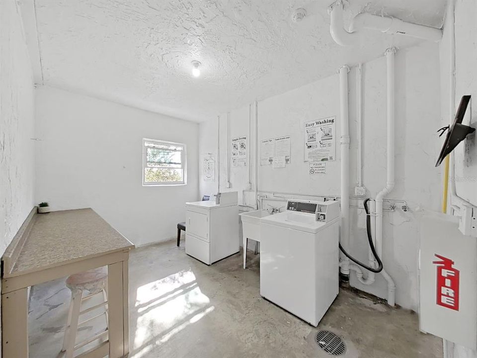 For Sale: $129,000 (1 beds, 1 baths, 750 Square Feet)