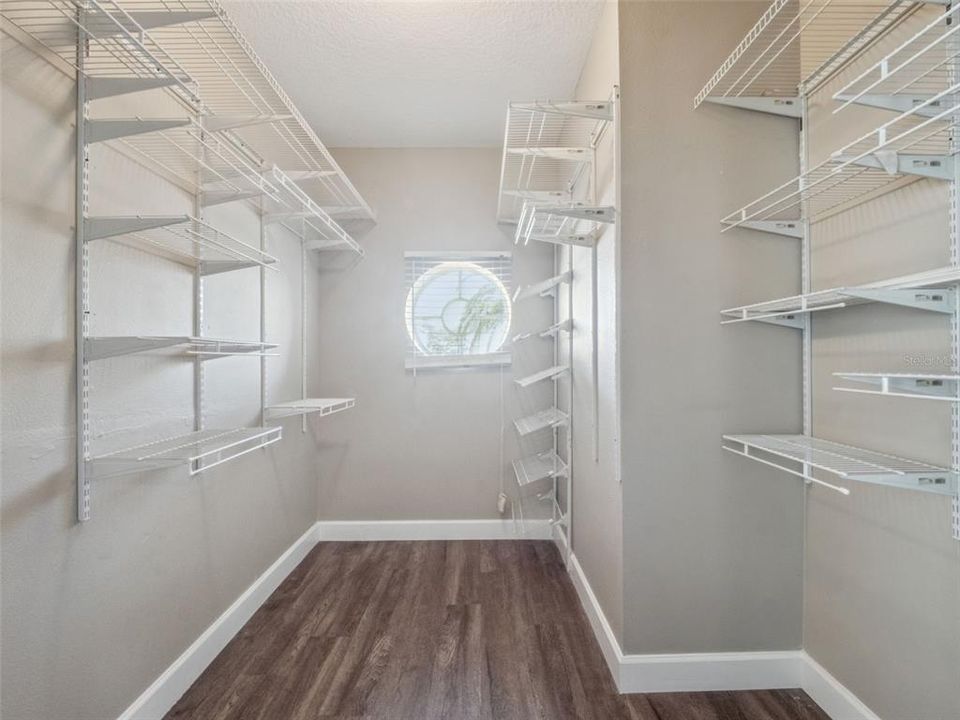 For Sale: $535,000 (4 beds, 2 baths, 2490 Square Feet)