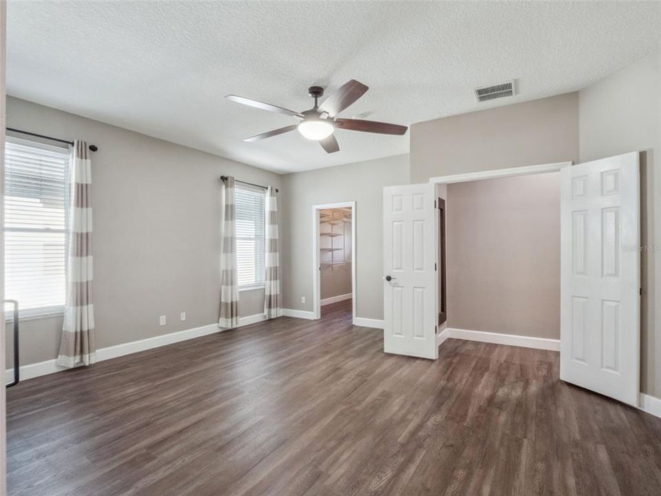 For Sale: $535,000 (4 beds, 2 baths, 2490 Square Feet)