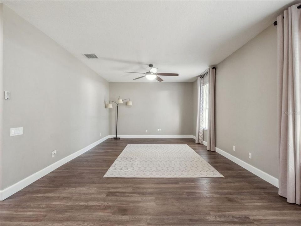 For Sale: $535,000 (4 beds, 2 baths, 2490 Square Feet)