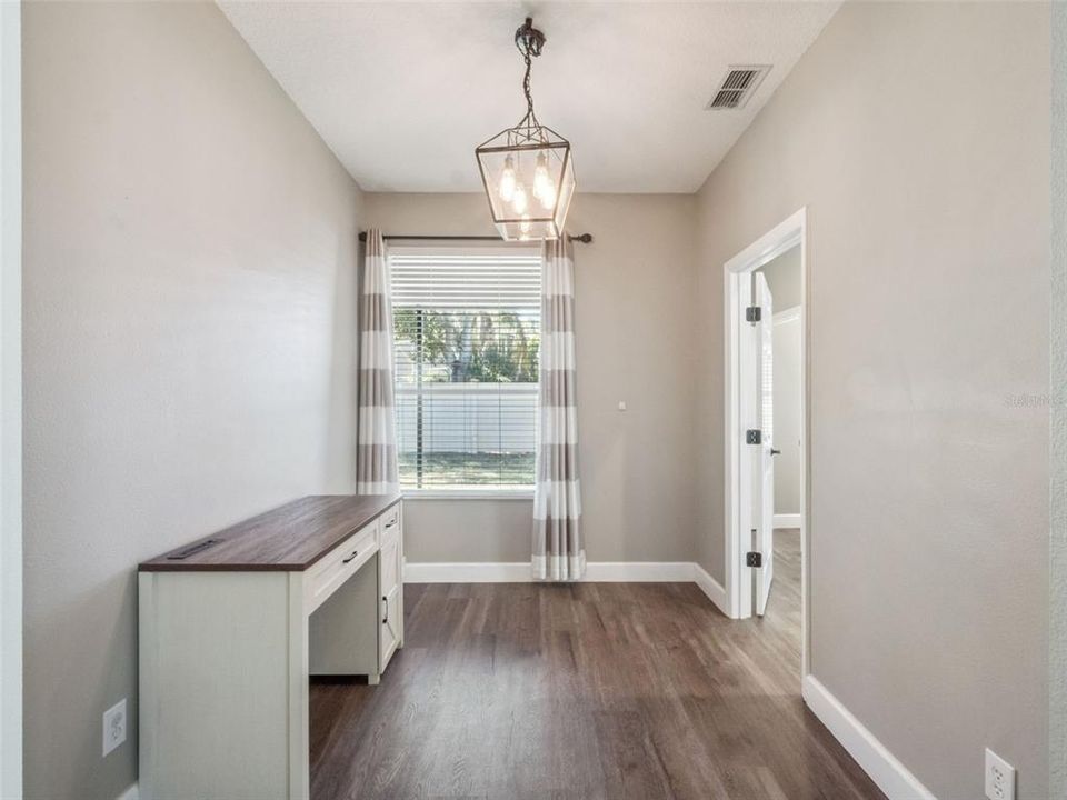 For Sale: $535,000 (4 beds, 2 baths, 2490 Square Feet)