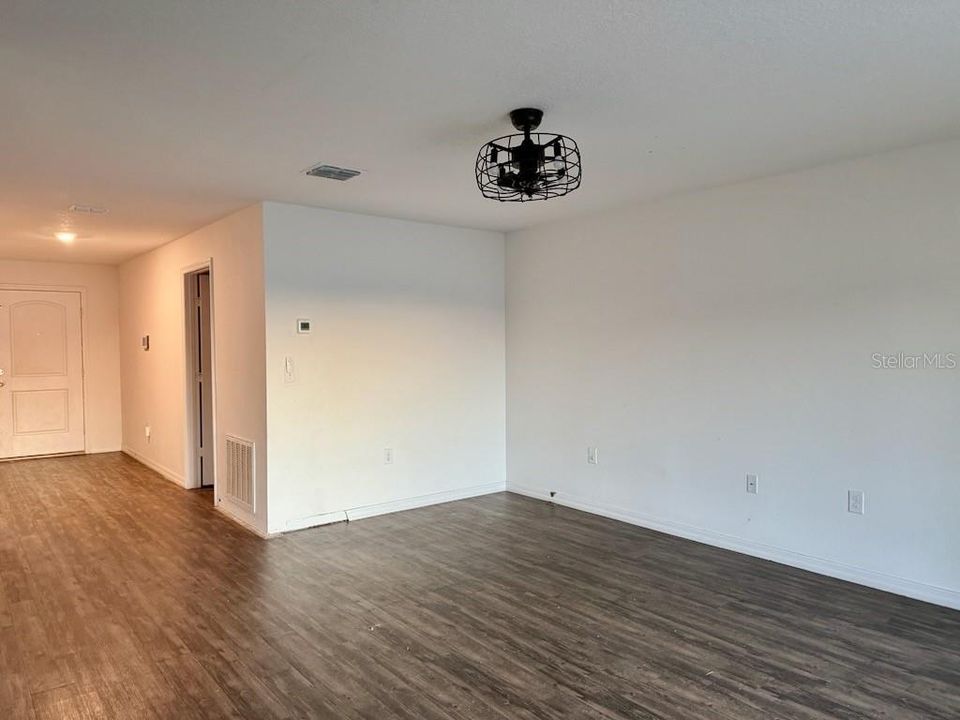 For Rent: $2,250 (3 beds, 2 baths, 1378 Square Feet)