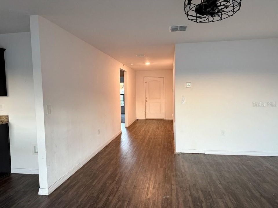For Rent: $2,250 (3 beds, 2 baths, 1378 Square Feet)