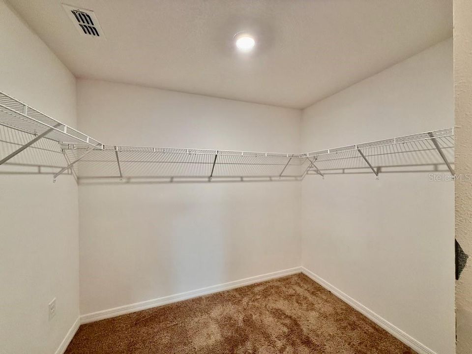 For Rent: $2,250 (3 beds, 2 baths, 1378 Square Feet)