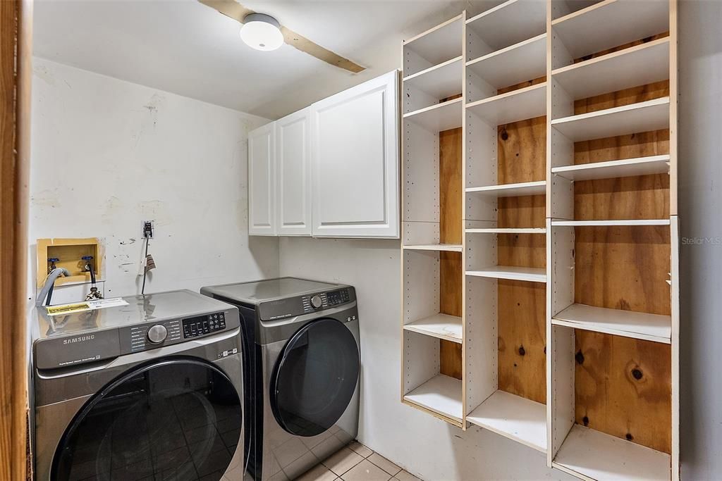 For Sale: $990,000 (3 beds, 3 baths, 2955 Square Feet)