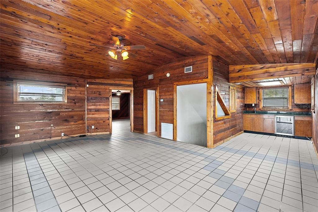 For Sale: $990,000 (3 beds, 3 baths, 2955 Square Feet)