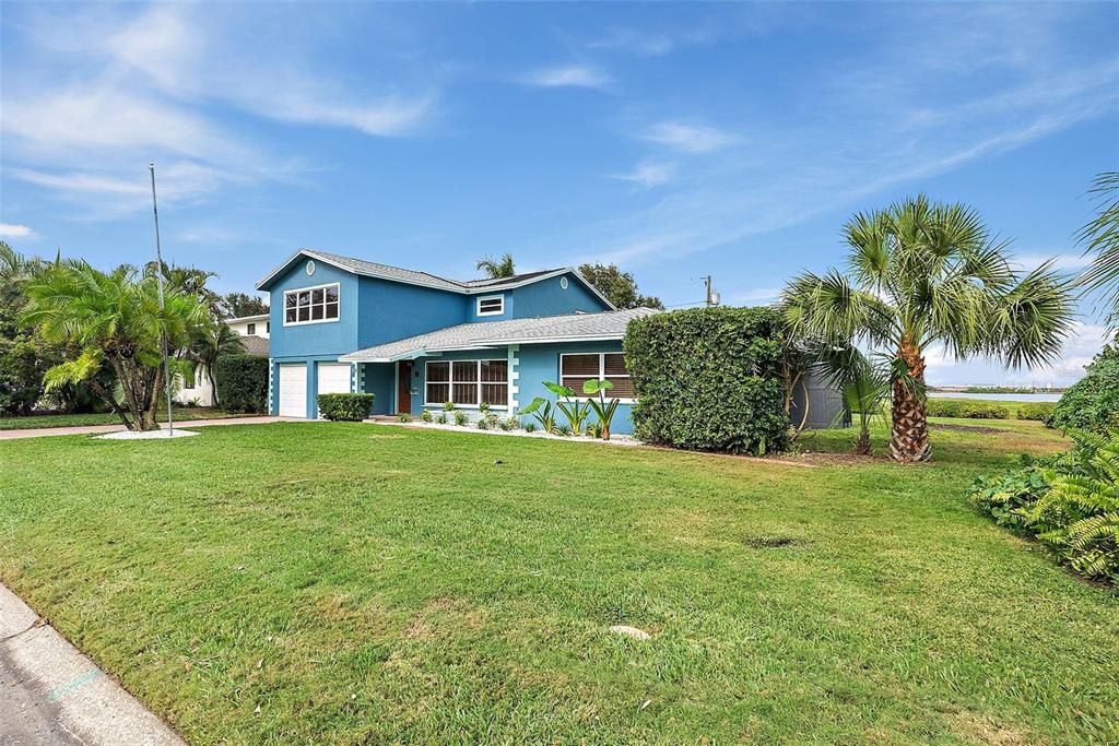 For Sale: $990,000 (3 beds, 3 baths, 2955 Square Feet)