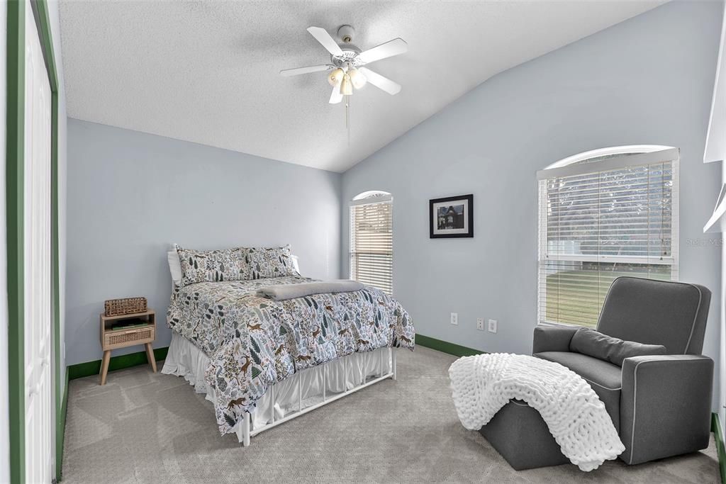 待售: $425,000 (4 贝兹, 2 浴室, 2082 平方英尺)