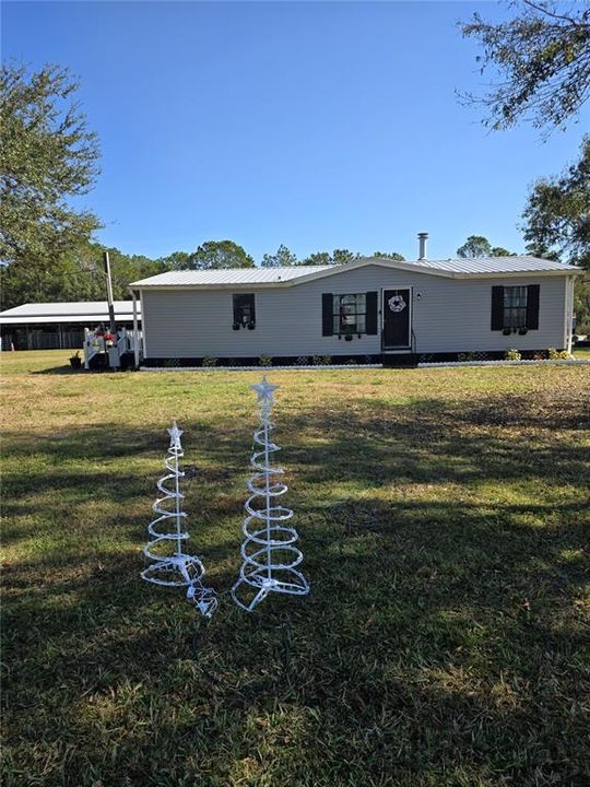 For Sale: $575,000 (3 beds, 2 baths, 1488 Square Feet)