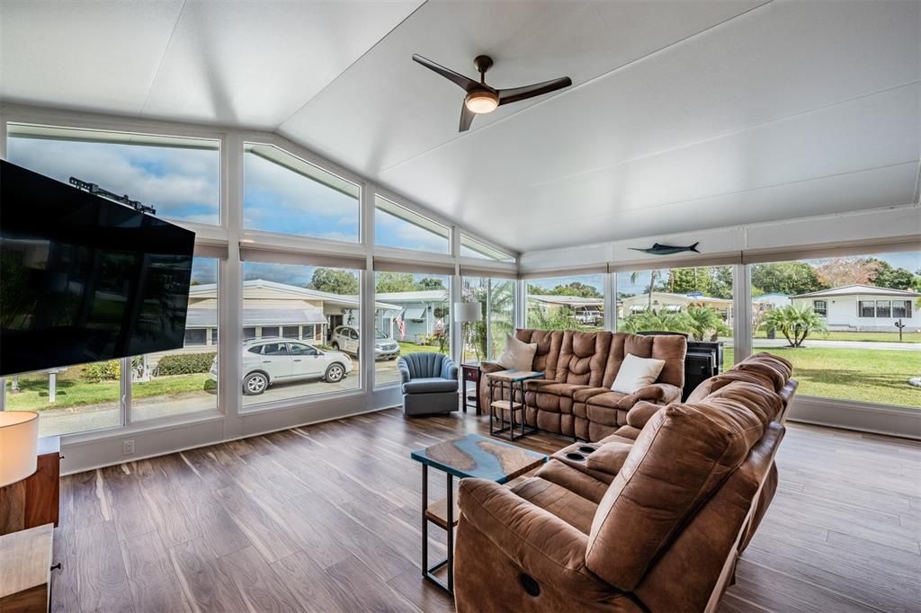 En Venta: $424,900 (3 camas, 2 baños, 1364 Pies cuadrados)