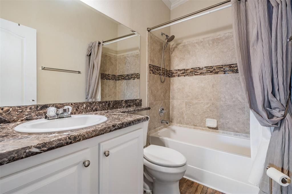 En Venta: $424,900 (3 camas, 2 baños, 1364 Pies cuadrados)