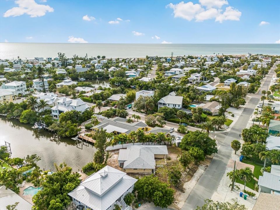 待售: $1,050,000 (2 贝兹, 2 浴室, 1675 平方英尺)