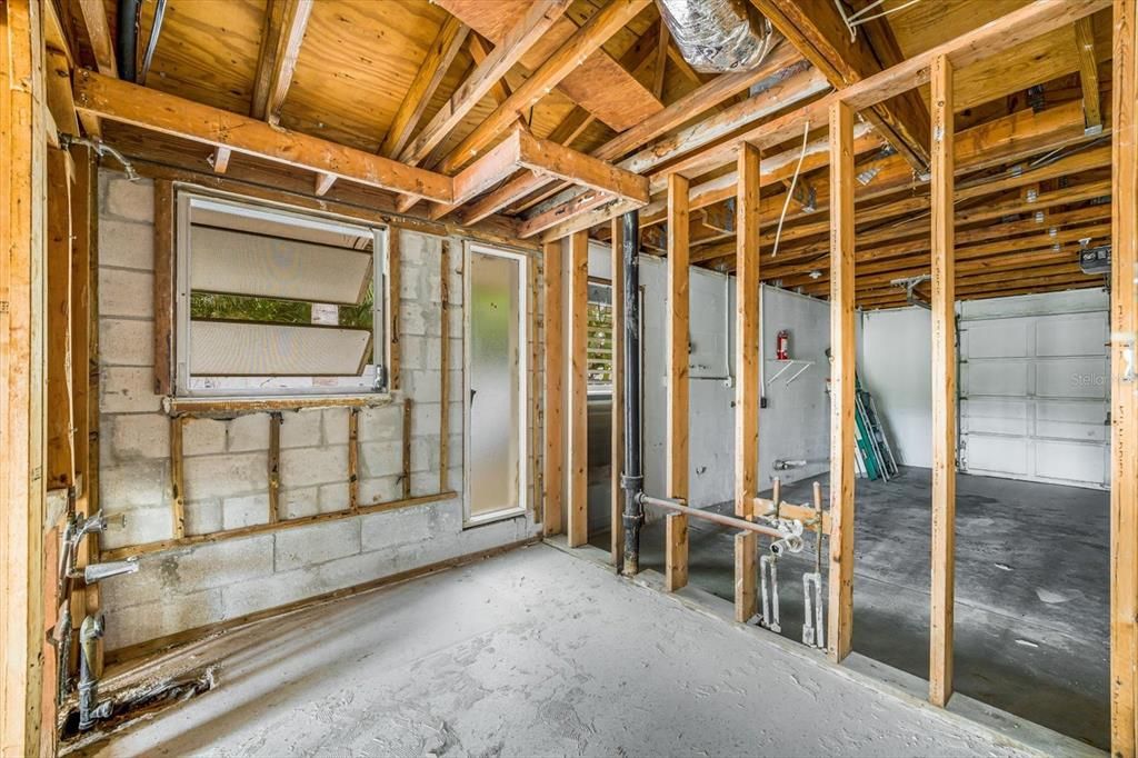 待售: $1,050,000 (2 贝兹, 2 浴室, 1675 平方英尺)