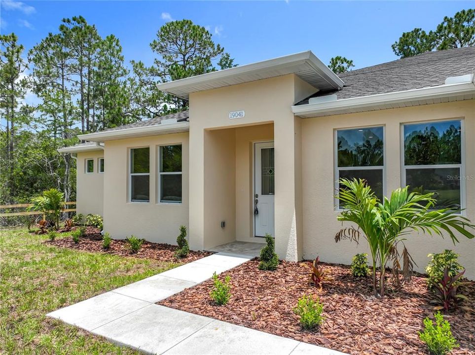 For Sale: $700,000 (4 beds, 3 baths, 2927 Square Feet)